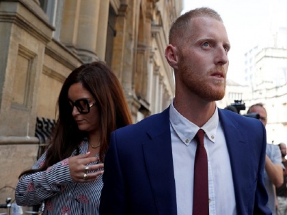 england cricketer ben stokes not guilty cleared of bristol nightclub brawl | बेन स्टोक्स को बड़ी राहत, ब्रिस्टल में पब के बाहर मारपीट मामले में निर्दोष करार