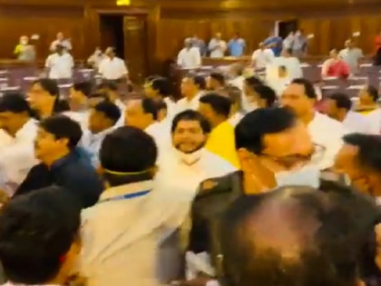 West Bengal Assembly ruckus 5 BJP MLAs including Suvendu Adhikari suspended until further notice | बंगाल विधानसभा में भिड़े भाजपा-तृणमूल विधायक, वीडियो आया सामने, शुभेंदु अधिकारी समेत 5 बीजेपी विधायक निलंबित