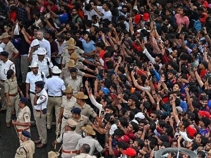 Bengaluru Stampede Crowd Who responsible 11 deaths 60 injured RCB has been dreaming winning IPL for 18 years blog Kiran Chopra | भीड़ और भगदड़: बेंगलुरु में 11 मौतों का जिम्मेदार कौन?, 18 साल से आईपीएल जीतने का सपना देख रही आरसीबी Bengaluru Stampede Crowd Who responsible 11 deaths 60 injured RCB has been dreaming winning IPL for 18 years blog Kiran Chopra | भीड़ और भगदड़: बेंगलुरु में 11 मौतों का जिम्मेदार कौन?, 18 साल से आईपीएल जीतने का सपना देख रही आरसीबी