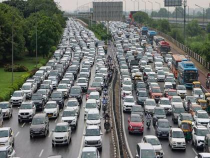 Bengaluru traffic advisory: Bengaluru airport issues advisory for passengers due to Aero India Show | Bengaluru traffic advisory: एयरो इंडिया शो के चलते बेंगलुरु एयरपोर्ट ने यात्रियों के लिए जारी की एडवाइजरी Bengaluru traffic advisory: Bengaluru airport issues advisory for passengers due to Aero India Show | Bengaluru traffic advisory: एयरो इंडिया शो के चलते बेंगलुरु एयरपोर्ट ने यात्रियों के लिए जारी की एडवाइजरी