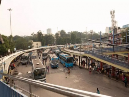 Private transport associations in Bengaluru call for bandh on Monday, lakhs of people may face inconvenience | बेंगलुरु मे निजी परिवहन संघों का सोमवार को बंद का आह्वान, लाखों लोगों को हो सकती है असुविधा