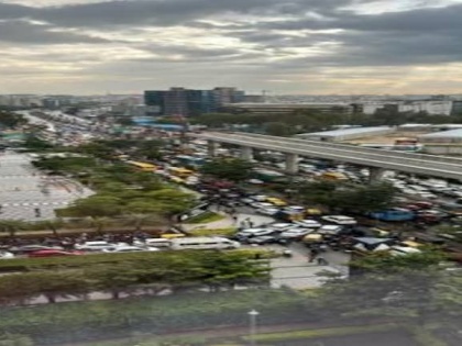Bengaluru's Outer Ring Road Massive traffic jam traffic police issues advisory to IT companies | Bengaluru's Outer Ring Road: 26 को ‘बेंगलुरु बंद’, 27 सितंबर को आउटर रिंग रोड पर भारी ट्रैफिक, एडवाइजरी जारी