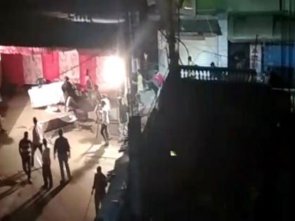 Karnataka Ruckus Padarayanapura people attacked BBMP official allegedly COVID19 infected persons quarantine | Video: कर्नाटक में भी कोरोना फाइटर्स पर हमला, क्वॉरेंटाइन करने पहुंची टीम की लाठी-डंडों से पिटाई, 54 लोग गिरफ्तार Karnataka Ruckus Padarayanapura people attacked BBMP official allegedly COVID19 infected persons quarantine | Video: कर्नाटक में भी कोरोना फाइटर्स पर हमला, क्वॉरेंटाइन करने पहुंची टीम की लाठी-डंडों से पिटाई, 54 लोग गिरफ्तार