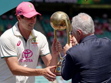 Border-Gavaskar series  Sunil Gavaskar's pain spilled Would happy present trophy with friend Allan Border Australian board not call | Border-Gavaskar series: दोस्त एलेन बॉर्डर के साथ ट्रॉफी प्रदान करके मुझे खुशी होती?, सुनील गावस्कर का छलका दर्द, ऑस्ट्रेलियाई बोर्ड ने नहीं बुलाया