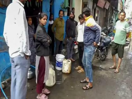 More than 15 people have died due to contaminated water in Bhagirathpura; a Congress delegation visited the area, BJP protested | Indore: भागीरथपुरा में दूषित पानी से 15 से ज्यादा की मौत, कांग्रेस प्रतिनिधिमंडल का दौरा, भाजपा कार्यकर्ताओं ने किया विरोध More than 15 people have died due to contaminated water in Bhagirathpura; a Congress delegation visited the area, BJP protested | Indore: भागीरथपुरा में दूषित पानी से 15 से ज्यादा की मौत, कांग्रेस प्रतिनिधिमंडल का दौरा, भाजपा कार्यकर्ताओं ने किया विरोध