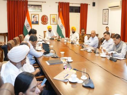 'I'm Dukh Mantri, Not Mukhmantri Of Punjab': CM Bhagwant Mann Returns To Office From Hospital To Tackle Flood Crisis | 'मैं मुख्यमंत्री नहीं, दुख मंत्री हूं': बाढ़ संकट से निपटने के लिए अस्पताल से दफ्तर लौटे पंजाब सीएम भगवंत मान