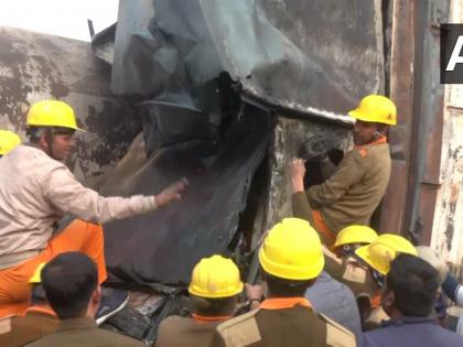 WATCH Bhankrota Fire Accident LIVE 5 burnt alive 7 dead so far 37 burnt CNG and LPG truck-bus collide many vehicles on fire, see scene video | WATCH Bhankrota Fire Accident: जिंदा जले 5, अब तक 7 की मौत, 37 झुलसे?, सीएनजी और एलपीजी ट्रक-बस में टक्कर?, 40 वाहन में आग, देखें मंजर WATCH Bhankrota Fire Accident LIVE 5 burnt alive 7 dead so far 37 burnt CNG and LPG truck-bus collide many vehicles on fire, see scene video | WATCH Bhankrota Fire Accident: जिंदा जले 5, अब तक 7 की मौत, 37 झुलसे?, सीएनजी और एलपीजी ट्रक-बस में टक्कर?, 40 वाहन में आग, देखें मंजर