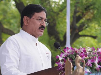 Coronavirus Pandemic Former Union Minister Bharat Singh Solanki beats after 101 days discharged from hospital | कोविड-19 महामारीः पूर्व केंद्रीय मंत्री भरत सिंह सोलंकी ने 101 दिन बाद कोरोना को दी मात, अस्पताल से छुट्टी Coronavirus Pandemic Former Union Minister Bharat Singh Solanki beats after 101 days discharged from hospital | कोविड-19 महामारीः पूर्व केंद्रीय मंत्री भरत सिंह सोलंकी ने 101 दिन बाद कोरोना को दी मात, अस्पताल से छुट्टी