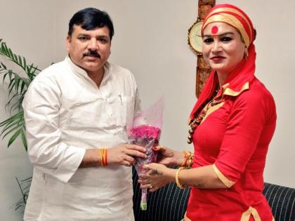 Lok Sabha Election 2019: AAP makes Bhawani Mata of Kinnar Akhara its Candidate from Prayagraj Allahabad | प्रयागराज से किन्नर अखाड़ा की भवानी मां को AAP ने बनाया उम्मीदवार