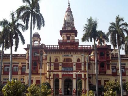 Banaras hindu university lashes erupted among students | बीएचयू: दो हॉस्टलोंं के छात्रों के बीच मारपीट, पथराव, फेंके गए पेट्रोल बम, दो घायल