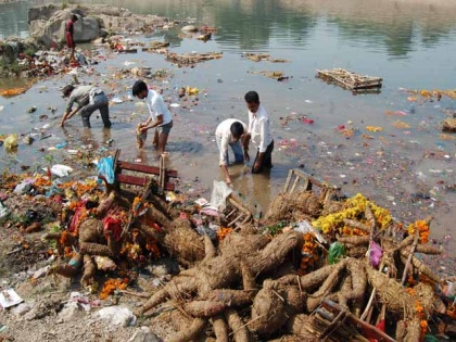 About 24000 idols were immersed in artificial ponds in Delhi, stopped in Yamuna river, government report revealed | दिल्ली में करीब 24000 मूर्तियों का विसर्जन कृत्रिम तालाबों में किया गया, यमुना नदी में रुका, सरकारी रिपोर्ट में खुलासा