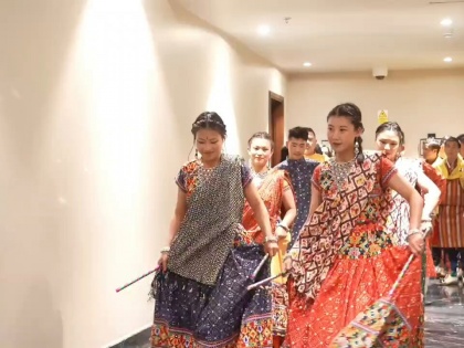 PM Narendra Modi shares special 'Garba' performance adorable moment with children in Bhutan see video | PM Narendra Modi in Bhutan: प्रधानमंत्री मोदी द्वारा लिखे गीत पर गरबा, पीएम ने शेयर किया वीडियो, देख कर होंगे मंत्रमुग्ध