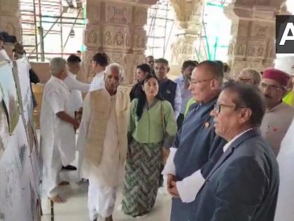 watch Bhutan PM Tshering Tobgay and his spouse Aum Tashi Doma visit the Shri Ram Janmbhoomi Temple in Ayodhya see video | अयोध्या पहुंचे भूटान प्रधानमंत्री दाशो शेरिंग तोबगे, राम जन्मभूमि मंदिर में दर्शन और पूजा, देखिए वीडियो watch Bhutan PM Tshering Tobgay and his spouse Aum Tashi Doma visit the Shri Ram Janmbhoomi Temple in Ayodhya see video | अयोध्या पहुंचे भूटान प्रधानमंत्री दाशो शेरिंग तोबगे, राम जन्मभूमि मंदिर में दर्शन और पूजा, देखिए वीडियो