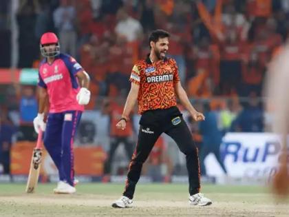 SRH vs RR IPL 2024 super hero Bhuvneshwar Kumar Story of 18, 19 and 20 overs played number one team Rajasthan Royals know what happened in 3 overs | SRH vs RR IPL 2024: 18, 19 और 20 ओवर की कहानी, नंबर एक टीम राजस्थान रॉयल्स के साथ हो गया खेला, जानें 3 ओवर क्या-क्या हुआ...