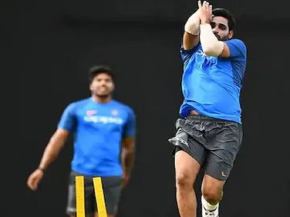 bhuvneshwar kumar trolls on social media after no ball at nets before india vs england 3rd odi | Ind Vs Eng: भुवनेश्वर कुमार ने अभ्यास के दौरान डाली 'नो बॉल', फिर ट्विटर पर ऐसे हुए ट्रोल