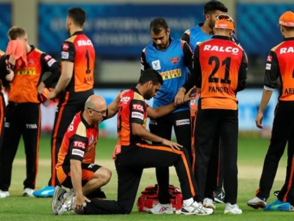 David Warner Not Too Sure About Extent Of Bhuvneshwar Kumar Injury | IPL 2020: भुवनेश्वर कुमार की चोट बढ़ा सकती है हैदराबाद की मुश्किलें, कप्तान डेविड वॉर्नर को सता रही चिंता