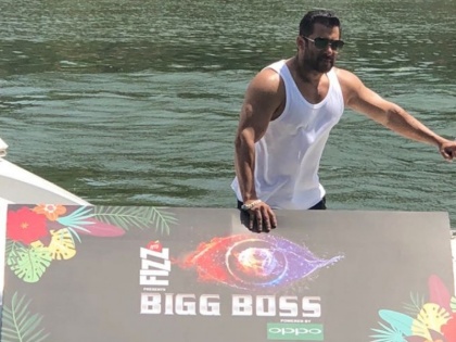 Salman's bigg boss 12: see house inside photos video and contestant list | बिग बॉस-12: आज से शुरू हो रहा टीवी का सबसे विवादित शो, घर की पहली झलक से लेकर कंटेस्टेंट की लिस्ट, देखें यहां