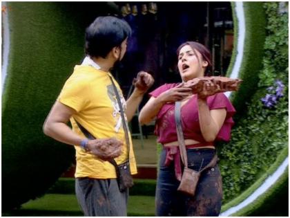 bigg boss 13 day 25 shehnaaz gill will be targeted and abused in saanp seedi game | Bigg Boss 13 day 24- शहनाज पर लगे अश्लील आरोप, सभी घर वाले हुए नॉमिनेट