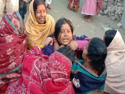 bihar husband killed wife and his 5 sons also seriously injured sharp weapon crime siwan bhagwanpur police station | बिहारः सनकी और नशेड़ी पति ने कुल्हाड़ी से पत्नी और पांच बच्चों को काट डाला, दर्दनाक घटना में चार की मौत, बाद में खुद जहर खाया