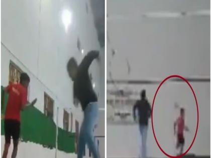 VIDEO: Bihar ADM chased a young athlete and attacked him with a racket after he refused to let him play badminton, shocking video surfaced | VIDEO: बिहार के ADM ने बैडमिंटन खेलने से मना करने पर युवा एथलीट दौड़ाकर रैकेट से किया हमला, चौंकाने वाला वीडियो सामने आया