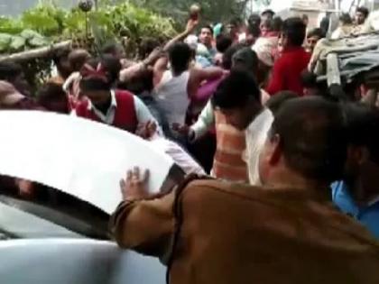 Bihar viral: People looted bottles of liquor in car in front of police | Viral Video: बिहार में लग्जरी कार से लोगों ने लूटी शराब, भारतबंद के दौरान कर रहे थे प्रोटेस्ट, जानें पूरा मामला