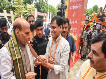 Bihar BJP to pass censure motion against Lalu Prasad Yadav for insulting Babasaheb Ambedkar | बिहार में राजनाथ सिंह, उठा आंबेडकर का मुद्दा, लालू यादव के खिलाफ निंदा प्रस्ताव पारित करेगी BJP