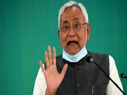 bihar CM Nitish Kumar copy officer in stage patna says kahe munh phade ho koi dikkat hai viral video | देखें वीडियो: "काहे मुंह फाड़े हैं, कोई दिक्कत है का?" ऐसा क्या हुआ जिससे सीएम नीतीश कुमार को अधिकारी को ऐसा बोलना पड़ा, जानें पूरी सच्चाई bihar CM Nitish Kumar copy officer in stage patna says kahe munh phade ho koi dikkat hai viral video | देखें वीडियो: "काहे मुंह फाड़े हैं, कोई दिक्कत है का?" ऐसा क्या हुआ जिससे सीएम नीतीश कुमार को अधिकारी को ऐसा बोलना पड़ा, जानें पूरी सच्चाई