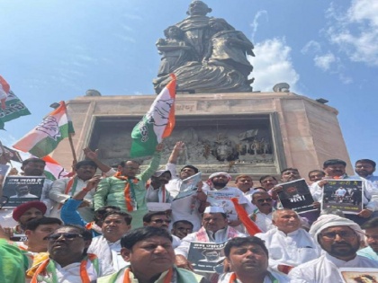 Bihar Congress leaders did protest at Gandhi Maidan against termination of Rahul Gandhi's membership of Parliament | पटना: राहुल गांधी की संसद सदस्यता खत्म किये जाने के विरोध में बिहार कांग्रेस के नेताओं ने गांधी मैदान में किया 'सत्याग्रह'
