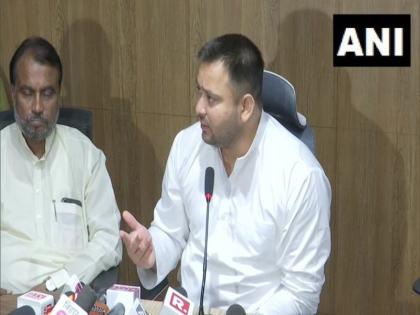 Students are requested to be patient Bihar Deputy Chief Minister Tejashwi Yadav, bjp Attacks | तेजस्वी यादव ने की अभ्यर्थियों से धैर्य रखने की अपील, बीजेपी ने कहा- सरकार अंधी है क्या, जो तिरंगे पर लाठी हांकती है
