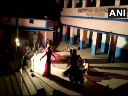 Bihar Quarantine Centre Dance video viral Probe Ordered see twitter reaction on Nitish govt | बिहार के क्वारंटाइन सेंटर का डांस वीडियो वायरल, नीतीश सरकार की हुई किरकिरी, पप्पू यादव बोले- 'पूरी व्यवस्था ही अश्लील है'