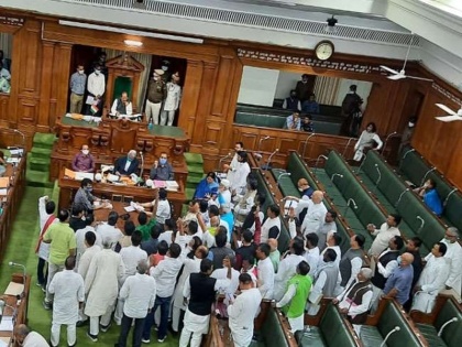 opposition parties created a ruckus regarding 'Agneepath Scheme'in Bihar Legislature | बिहार विधानमंडल की कार्यवाही आज तीसरे दिन भी हंगामे की भेंट चढ़ी, विपक्षी दलों ने 'अग्निपथ योजना' को लेकर किया जमकर हंगामा
