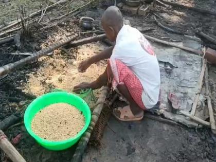 Bihar Nawada Fire live updates See wounds never heal Heart shaken see pictures Victims search rice food destroyed homes see heart-touching photos video see | Bihar Nawada Fire: देखिए कभी ना भरने वाले जख्म?, तस्वीरें देख दहल जाएगा दिल, खाक घर में चावल और भोजन तलाश रहे पीड़ित, देखें मार्मिक फोटो और वीडियो