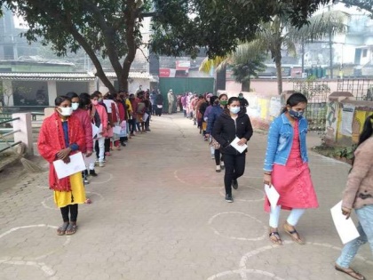 Bihar Board 10th Exam 2021 matric 10th exams social science question paper leak cm nitish kumar orders | बिहार में मैट्रिक परीक्षा जारी, लीक हुआ सोशल साइंस का प्रश्नपत्र, नाराज मुख्यमंत्री ने दिए जांच के आदेश