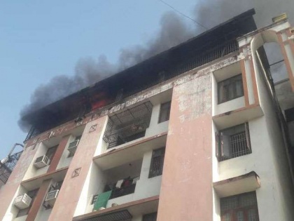 bihar patna fire flat scorching death of mother and son loss of property worth millions police crime | पटनाः फ्लैट में लगी आग, मां और बेटे की झुलसकर मौत, लाखों की संपत्ति का नुकसान