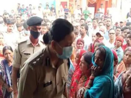 bihar Bhagalpur police custodial death irrigation department worker sanjay akela people angry beating police station encircled | भागलपुरः पुलिस हिरासत में सिंचाई विभाग कर्मी की मौत पर बवाल, पिटाई से आक्रोशित हुए लोग, थाने का घेराव bihar Bhagalpur police custodial death irrigation department worker sanjay akela people angry beating police station encircled | भागलपुरः पुलिस हिरासत में सिंचाई विभाग कर्मी की मौत पर बवाल, पिटाई से आक्रोशित हुए लोग, थाने का घेराव