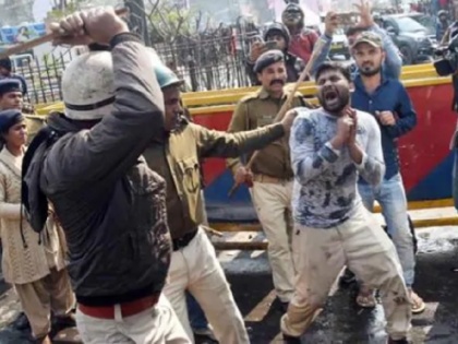 Bihar: Students protest against BPSC exam results in Patna, Police did lathi charge | बिहार: दारोगा अभ्यर्थियों ने डाकबंगला चौराहा पर किया विरोध प्रदर्शन, पुलिस ने दौड़ा-दौड़ाकर पीटा