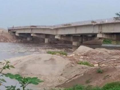 In the investigation being conducted on bridges in Bihar, 12 bridges have been found dangerous so far, a major accident can happen anytime | बिहार में पुलों की कराई जा रही जांच में अब तक 12 पुल पाए गए खतरनाक, कभी भी हो सकता है बड़ा हादसा