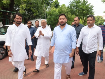 Bihar Crisis RJD Tejashwi Yadav Nitish Kumar new government formula one minister five MLAs 15 MLAs RJD minister | Bihar Crisis: नई सरकार में पांच विधायकों पर एक मंत्री का फार्मूला तय, नीतीश कुमार मुख्यमंत्री, राजद के 15 विधायक बनेंगे!