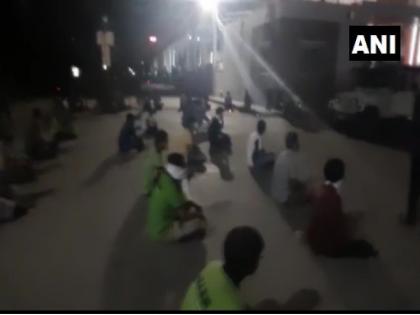 a case registered against bihar students in Kota, for violating lockdown guidelines due to protest | कोटा में फंसे बिहार के छात्र गांव जाने के लिए कर रहे हैं प्रदर्शन, राजस्थान पुलिस ने लॉकडाउन के नियमों के उल्लंघन में किया केस दर्ज 