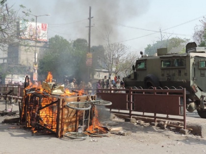 Bharat Bandh Supporters of violent in Bihar stopped HC judge from entering | बिहार में हिंसक हुए भारत बंद के समर्थक, HC के जज को अंदर जाने से रोका, सरकारी संपत्ति की भारी क्षति