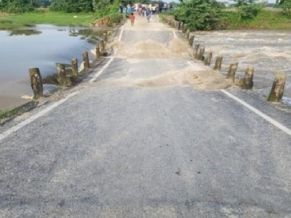process of collapse of bridges is not stopping in Bihar after Araria Siwan and Motihari now the bridge collapsed in Kishanganj | बिहार में थम नहीं रहा है पुलों के धराशाई होने का सिलसिला, अररिया, सीवान और मोतिहारी के बाद अब किशनगंज में धंसा पुल