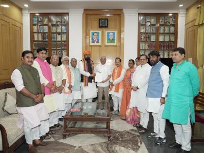 Bihar BJP leaders meet Governor and submit memorandum against arrest of former BJP MLA | बिहार: भाजपा के पूर्व विधायक की गिरफ्तारी के विरोध में पार्टी के नेताओं ने राज्यपाल से मिलकर सौंपा ज्ञापन Bihar BJP leaders meet Governor and submit memorandum against arrest of former BJP MLA | बिहार: भाजपा के पूर्व विधायक की गिरफ्तारी के विरोध में पार्टी के नेताओं ने राज्यपाल से मिलकर सौंपा ज्ञापन