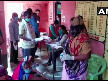 Bihar election: BJP polling agent dies of heart attack during voting in Nawada | Bihar Elections: नवादा में BJP पोलिंग एजेंट की बूथ पर मौत, डॉक्टर ने बताई ये वजह