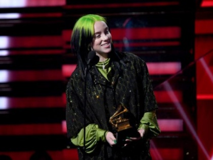 Billie Eilish sweeps Grammy Awards, wins 5 trophies for first album | Grammy Awards 2020 LIST: 18 वर्षीय बिली एलिश ने जीते 5 ग्रैमी अवार्ड्स, मिशेल ओबामा भी विजेताओं में शामिल