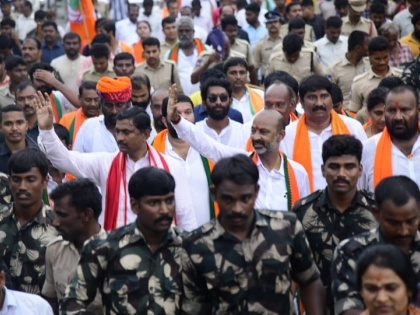 Praja Sangrama Yatra Telangana BJP president and Karimnagar MP Bandi Sanjay Kumar attack kcr trs fourth phase  | Praja Sangrama Yatra: सीएम चंद्रशेखर राव इस्तीफा दो, संजय कुमार ने किया हमला, बिजली सहित कई मुद्दे पर हल्ला बोल