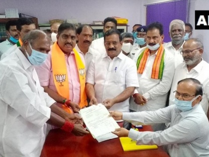 BJP candidate S Selvaganapathy files nomination Rajya Sabha seat Puducherry CM N Rangasamy  | राज्यसभा चुनावः भाजपा प्रत्याशी एस सेल्वागणपति ने भरा नामांकन, चुने जाएंगे निर्विरोध