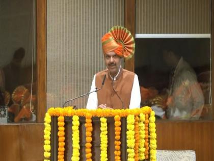 Maharashtra CM News Live Updates Maharashtra Governor CP Radhakrishnan invited Devendra Fadnavis form next government meet eknath Shinde, Ajit Pawar Oath Tomorrow | Maharashtra CM News: राज्यपाल राधाकृष्णन ने देवेंद्र फड़नवीस को आमंत्रित किया?, कल शपथ समारोह, पीएम मोदी सहित ये नेता करेंगे शिरकत, देखें लिस्ट