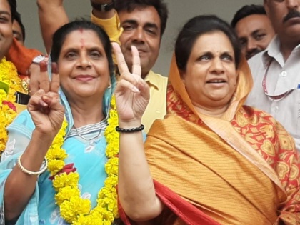 Madhya Pradesh municipal poll results 2022 BJP captured Dewas mayor won 45884 votes BJP ahead in Ratlam Congress and AAP | Madhya Pradesh municipal poll results 2022: देवास महापौर पद पर बीजेपी ने किया कब्जा, 45884 वोट से जीते, रतलाम में भाजपा आगे, जानें कांग्रेस और आप का हाल