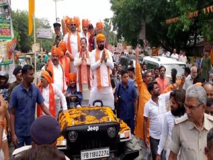 Bihar BJP celebrated Victory Day of Babu Veer Kunwar Singh | बिहार भाजपा ने मनाया बाबू वीर कुँवर सिंह का विजयोत्सव दिवस, सवर्ण वोट बैंक पर भाजपा की नजर