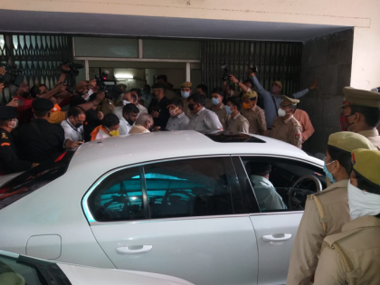 Babri Masjid demolition case BJP leader Kalyan Singh arrives at CBI Special Court in Lucknow | बाबरी विध्वंस मामलाः सीबीआई कोर्ट में बयान दर्ज कराने पहुंचे यूपी के पूर्व सीएम और भाजपा नेता कल्याण सिंह